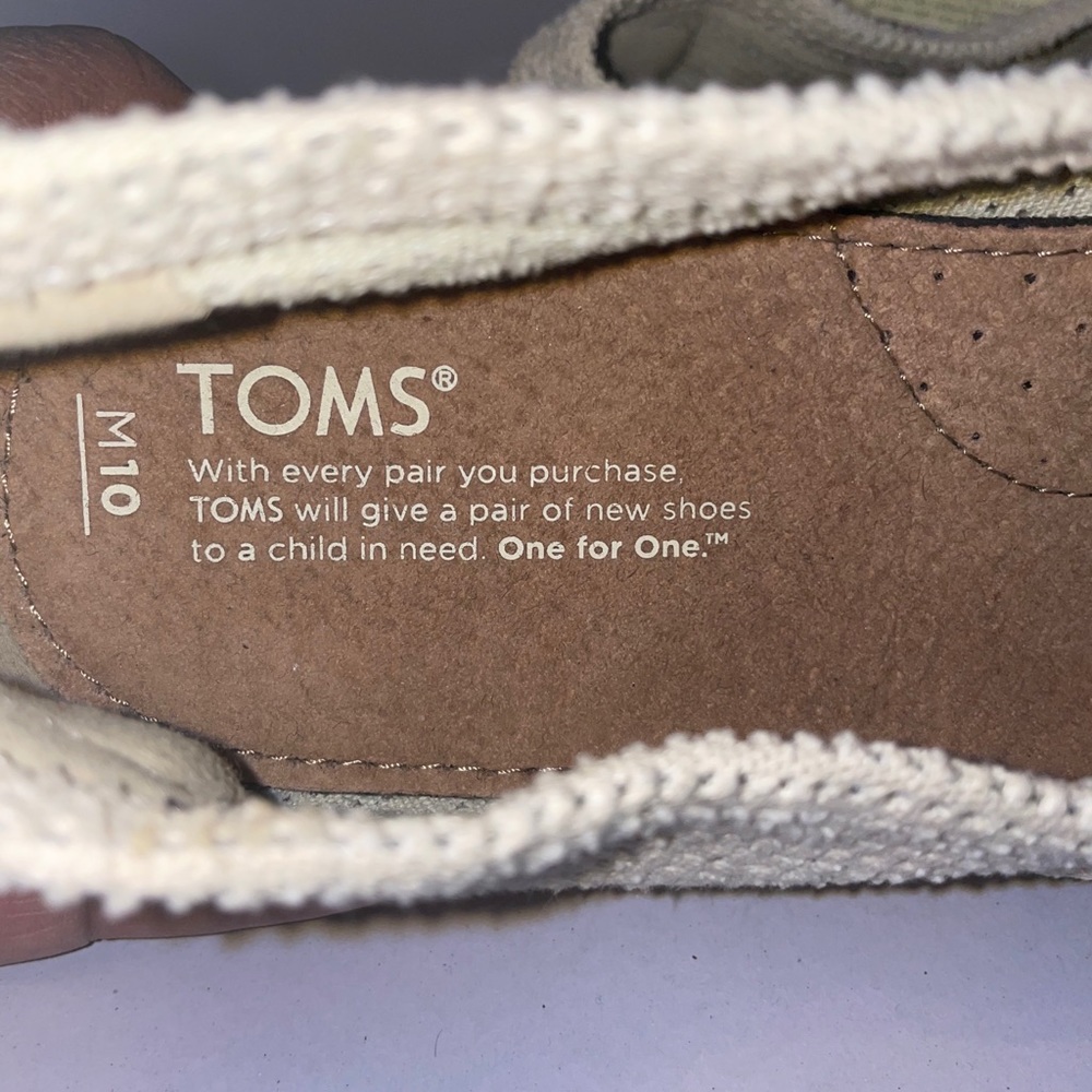 TOMS Shoes - Picture 4 of 5